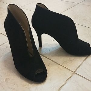 Adrienne Vittadini black suede 3" heels